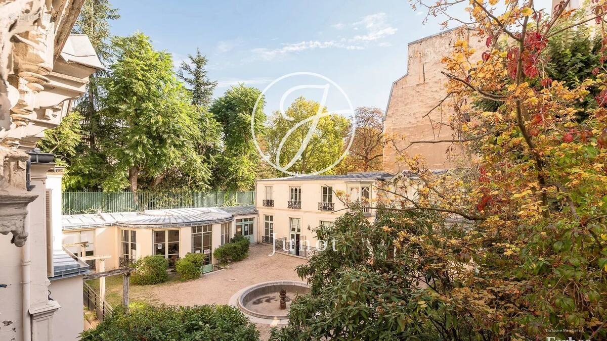 Appartement à PARIS-7E