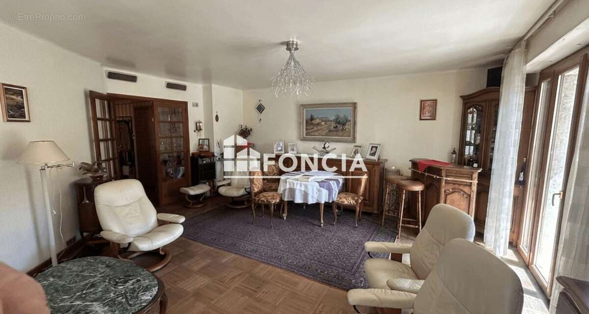 Appartement à MARSEILLE-6E