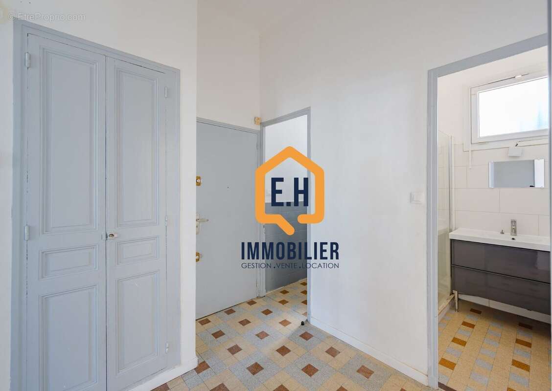 Appartement 300 m² à Toulon  - photo 5