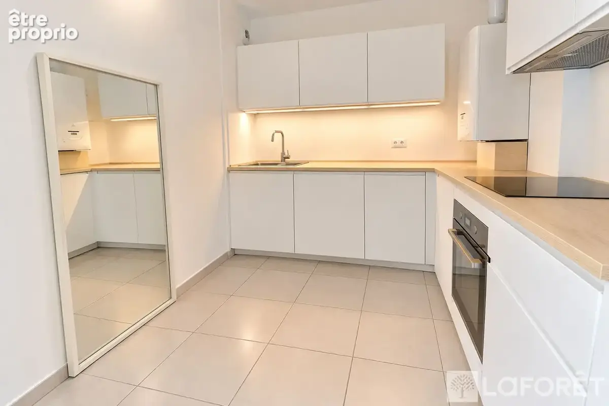 Centre ville de La Londe Les Maures, appartement 4 pièces, terrasses, 2 stationnements - photo 2