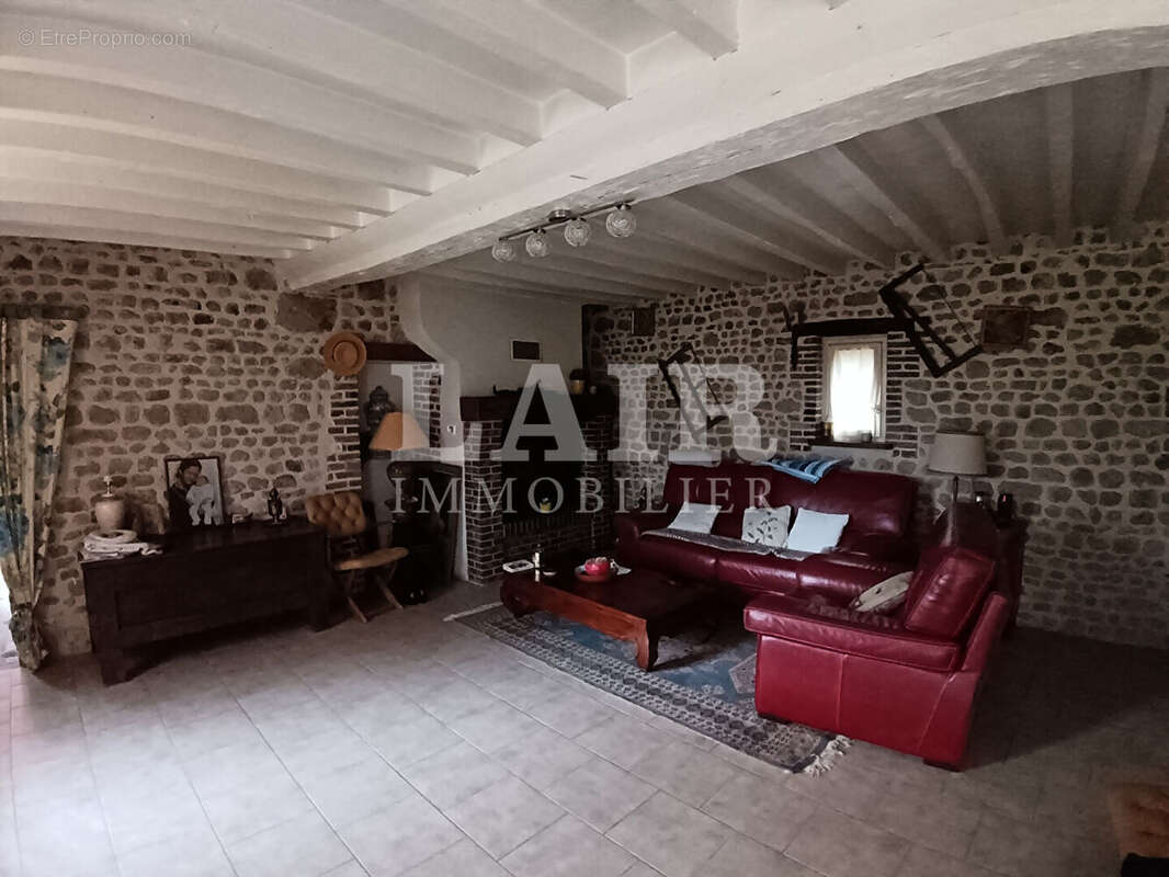 Maison à LE MELE-SUR-SARTHE