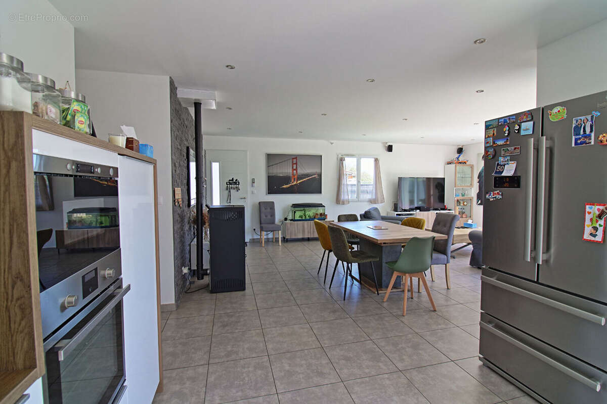 Maison Sardieu 4 pièce(s) 100 m2 - photo 9