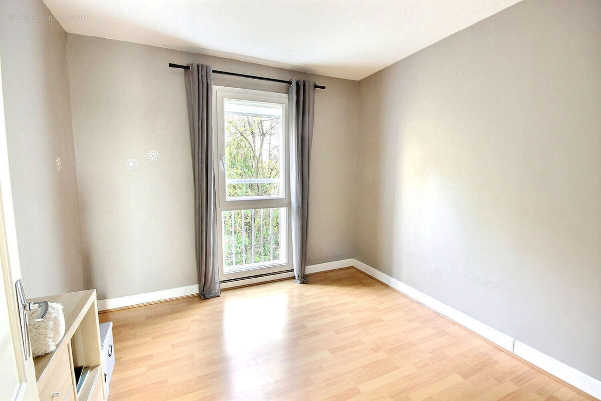 Appartement à FRESNES