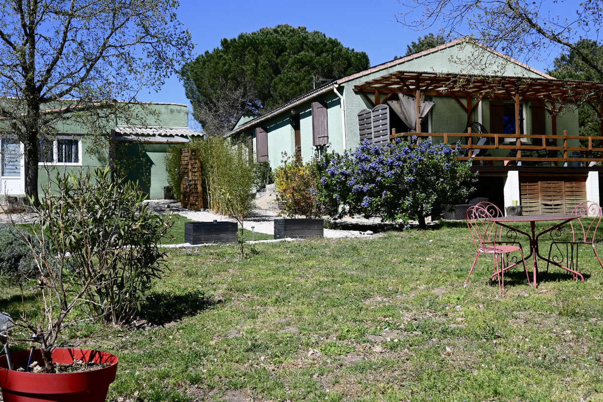 À VENDRE   Ensemble immobilier avec forte rentabilité à Montolieu (village du livre) - photo 2