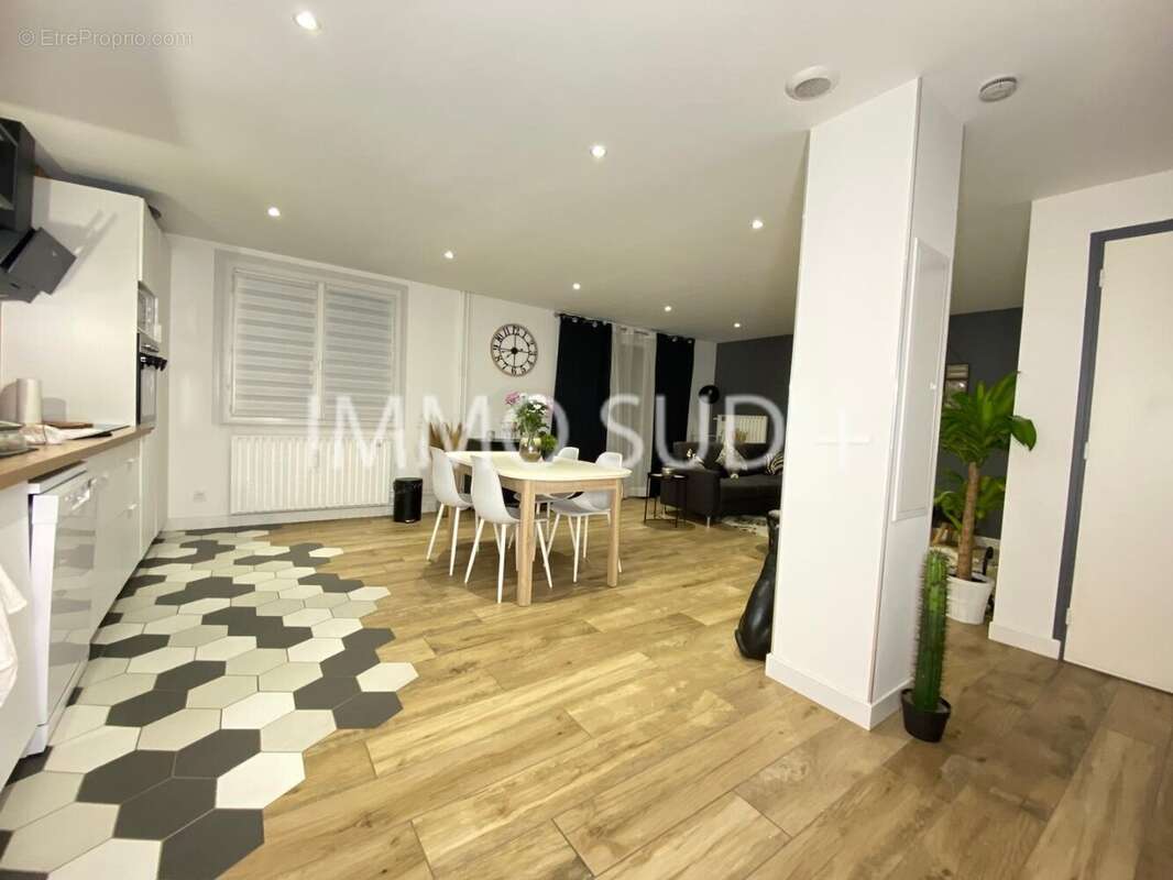 Appartement à POISAT