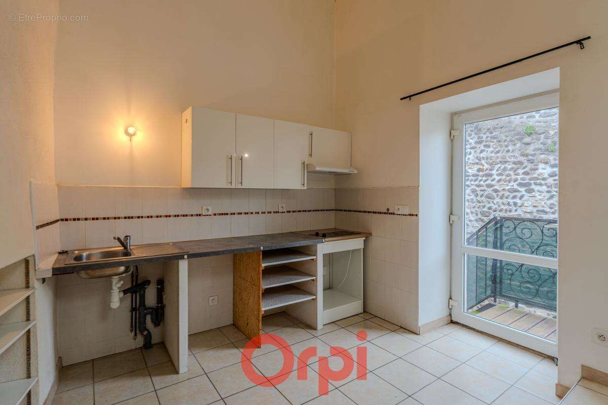 Appartement à ALBA-LA-ROMAINE