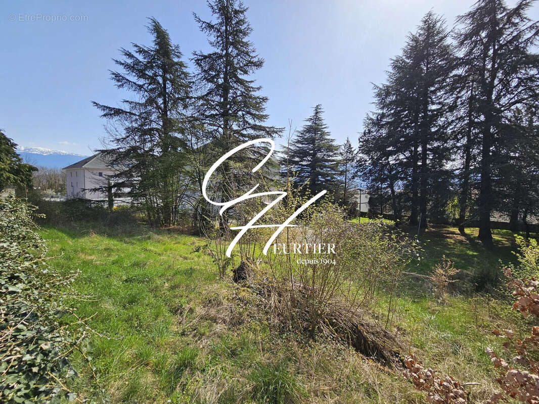 Terrain à CLAIX