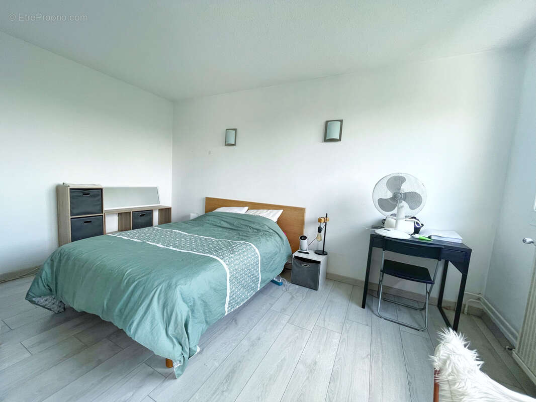 Appartement à PIERRE-BENITE