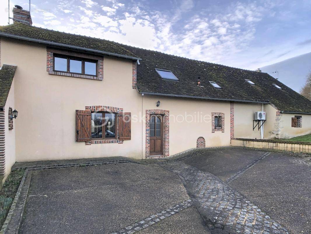 Maison à DOUCHY