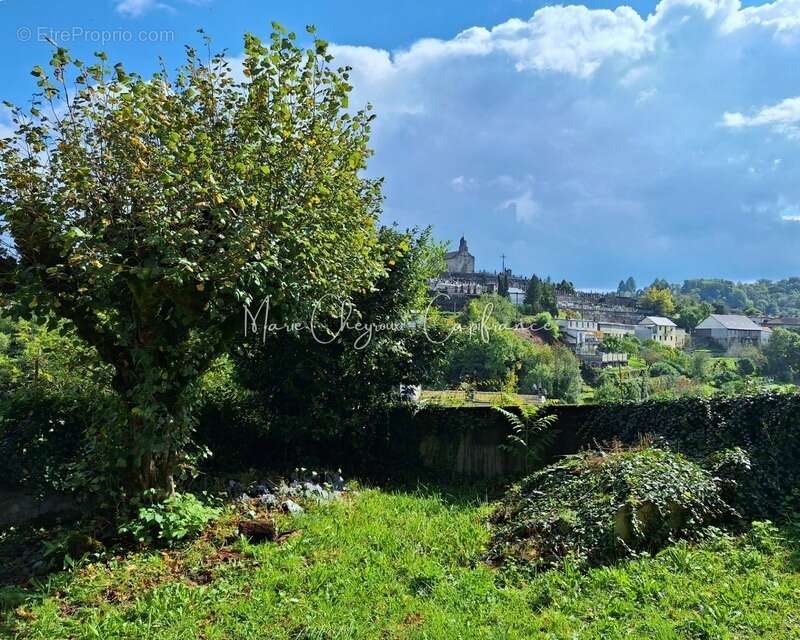  Maison familiale - Terrasse et vue dominante à deux pas du centre-ville– TULLE (19) - photo 5