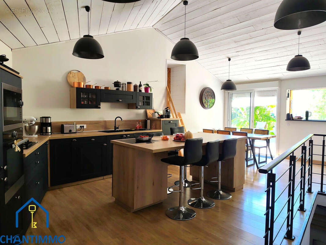 Beaucoup de charme pour cette maison en pierres à CHANTONNAY - photo 7