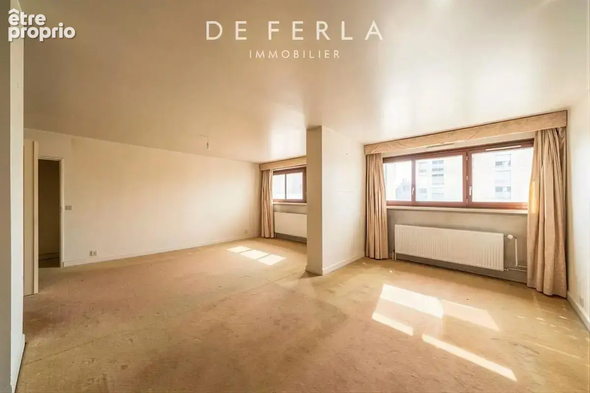 Appartement lumineux au 8e étage — 114 m² à réinventer entièrement - photo 3