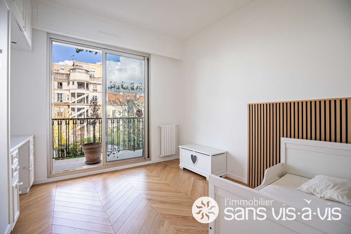 Appartement à NEUILLY-SUR-SEINE