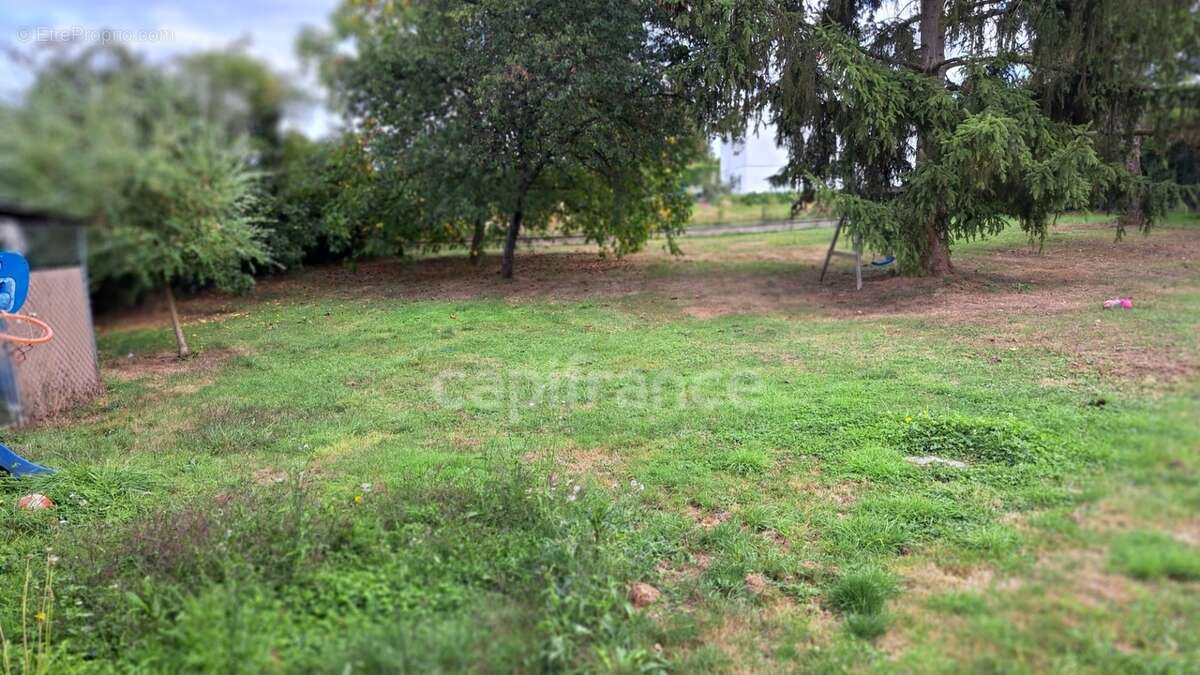 Peripherie de soissons - longere sur 2100 m2 de terrain - photo 3