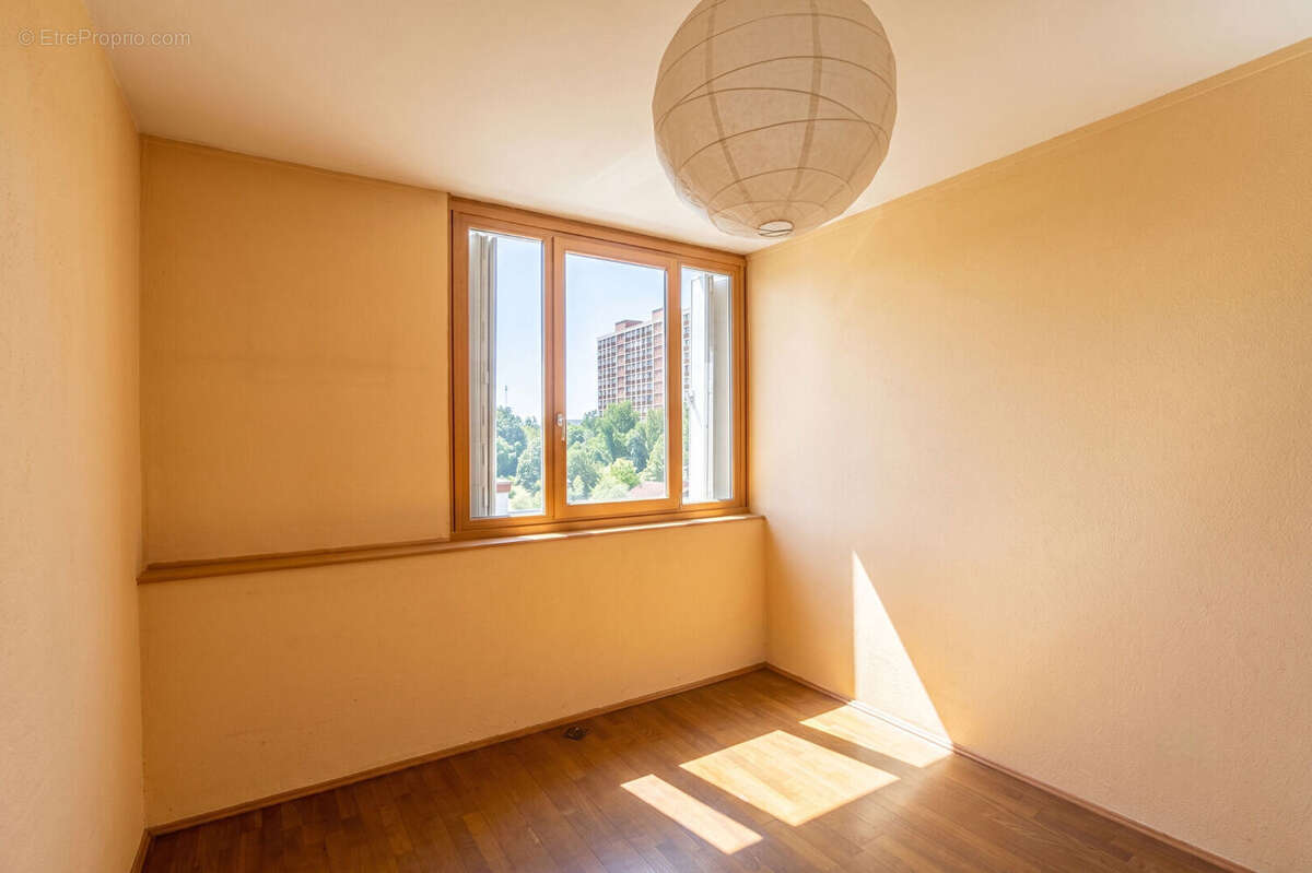 Appartement t3 - secteur des "essarts" - photo 6