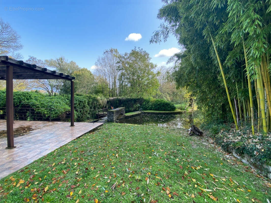 Maison à BARBEZIEUX-SAINT-HILAIRE