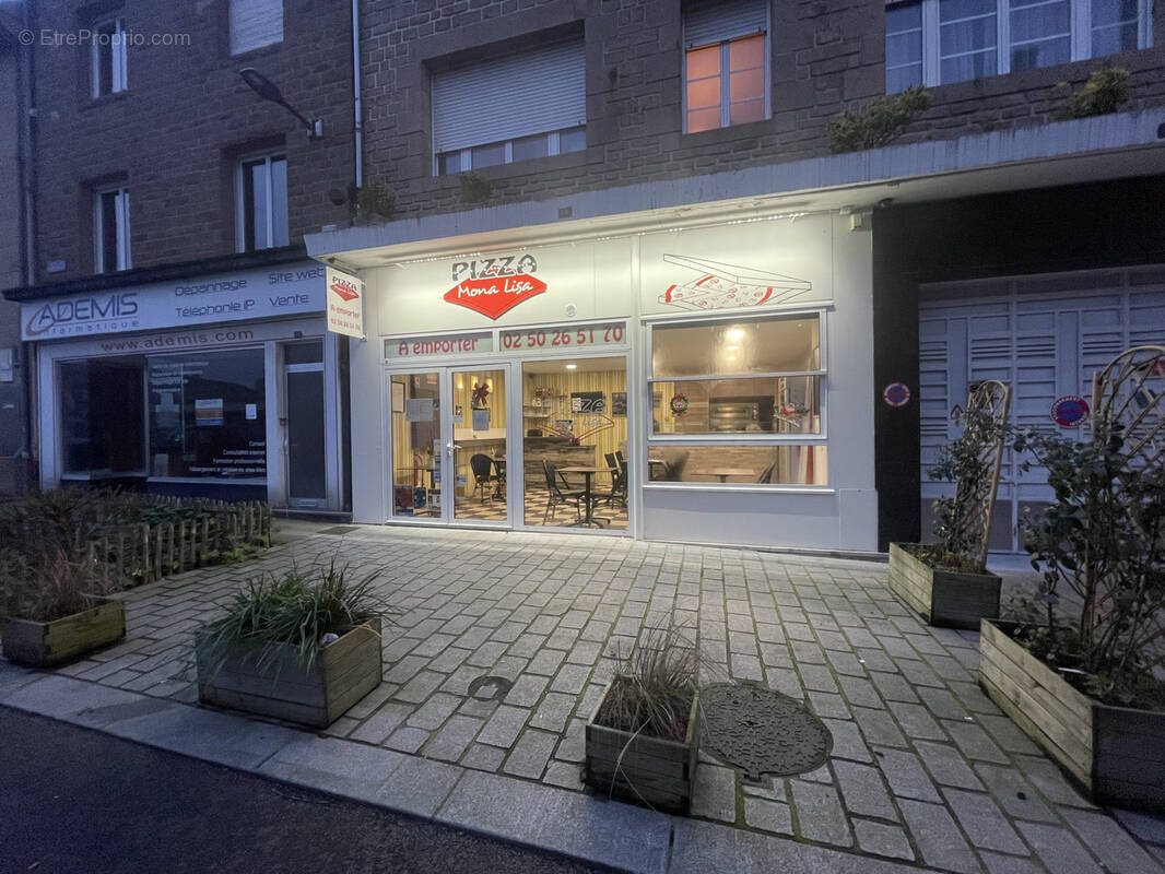 Commerce à SAINT-HILAIRE-DU-HARCOUET