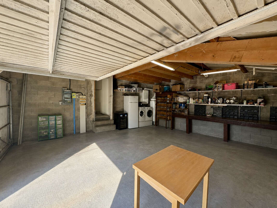 Maison plain pied 130m2 + double garage et piscine - UCHAUD - - photo 9
