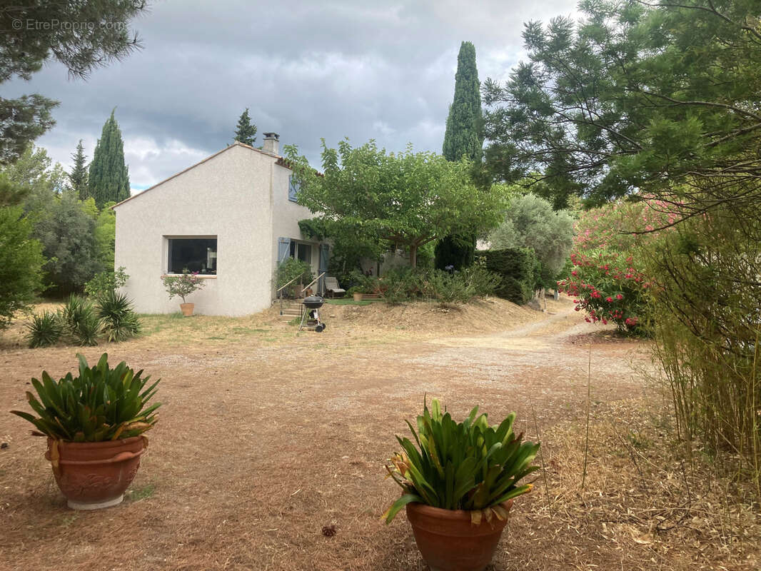 Gruissan, à 3kms des plages, maison de caractère rénovée avec 5 chambres, sur un parc de 2,5 hectares, avec pi - photo 31