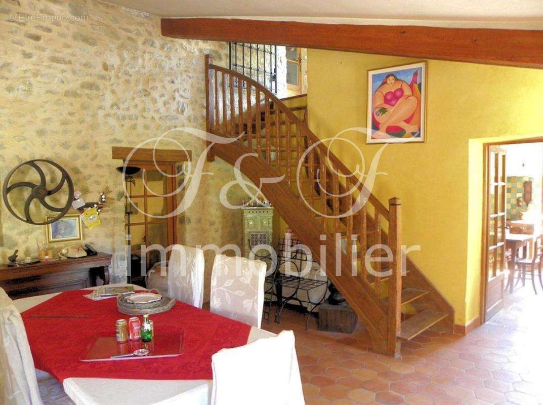 Maison à MONTBRUN-LES-BAINS