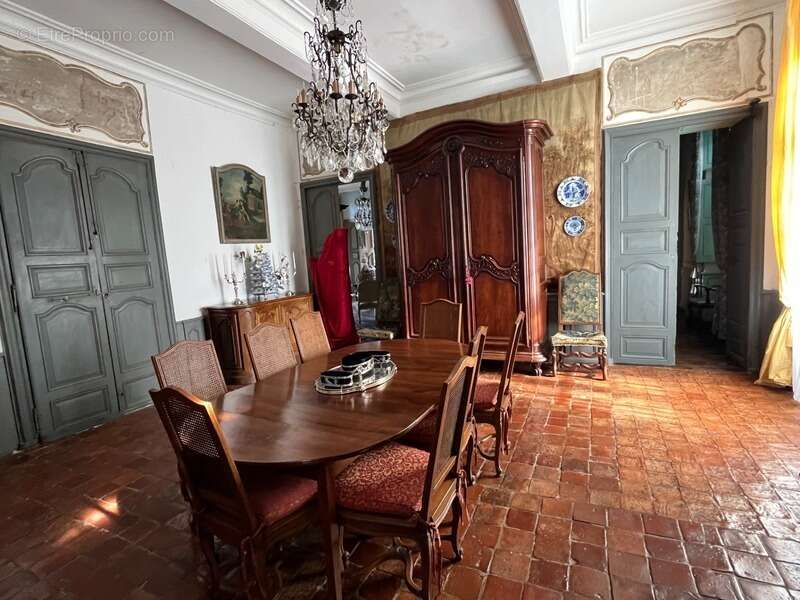 ELEGANT CHATEAU XVIIIs, sans travaux, sur 1 hectare clos de murs, jardin paysagé, chapelle, orangerie, dépendances, pour famille - photo 79