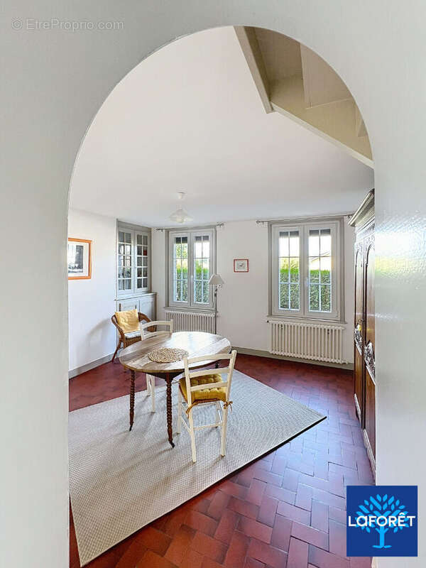 Maison à NASSANDRES