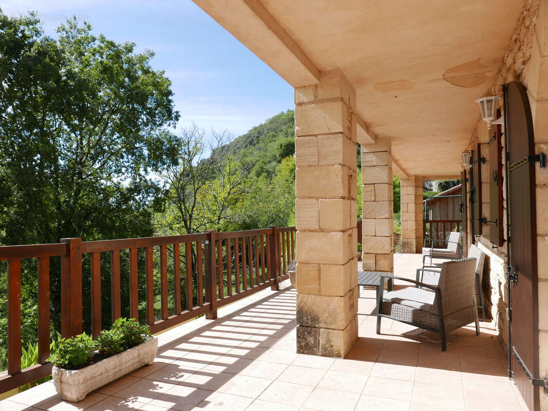 Maison à BEYNAC-ET-CAZENAC