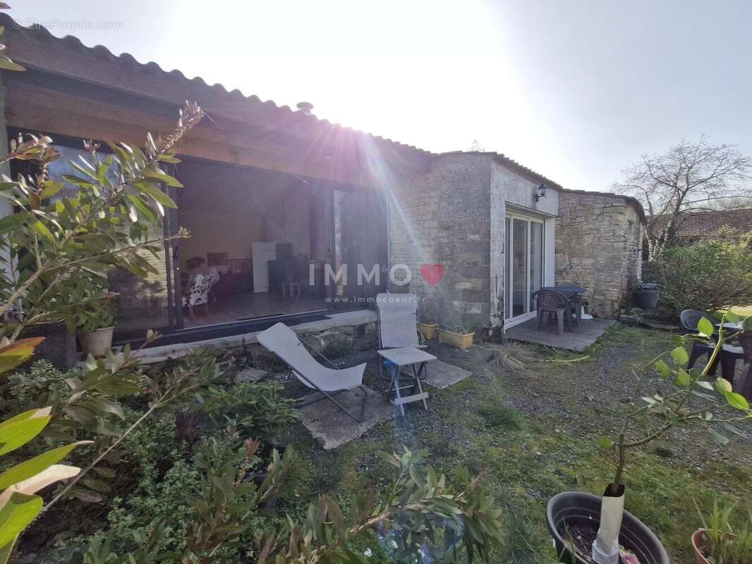 Maison à BREUIL-LA-REORTE