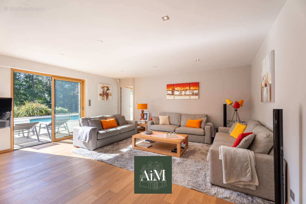 Propriété de prestige à vendre à Vannes- Domaine de plus de 3 hectares avec étang - photo 4