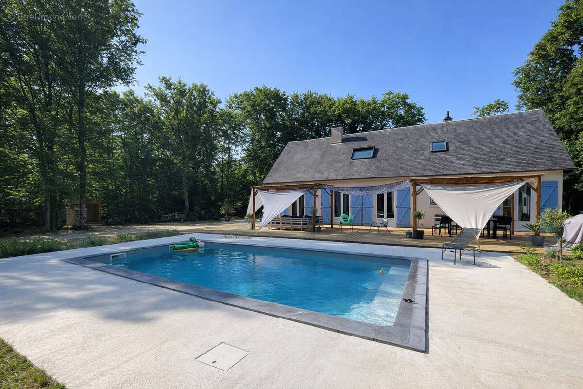 Maison à PLAIMPIED-GIVAUDINS