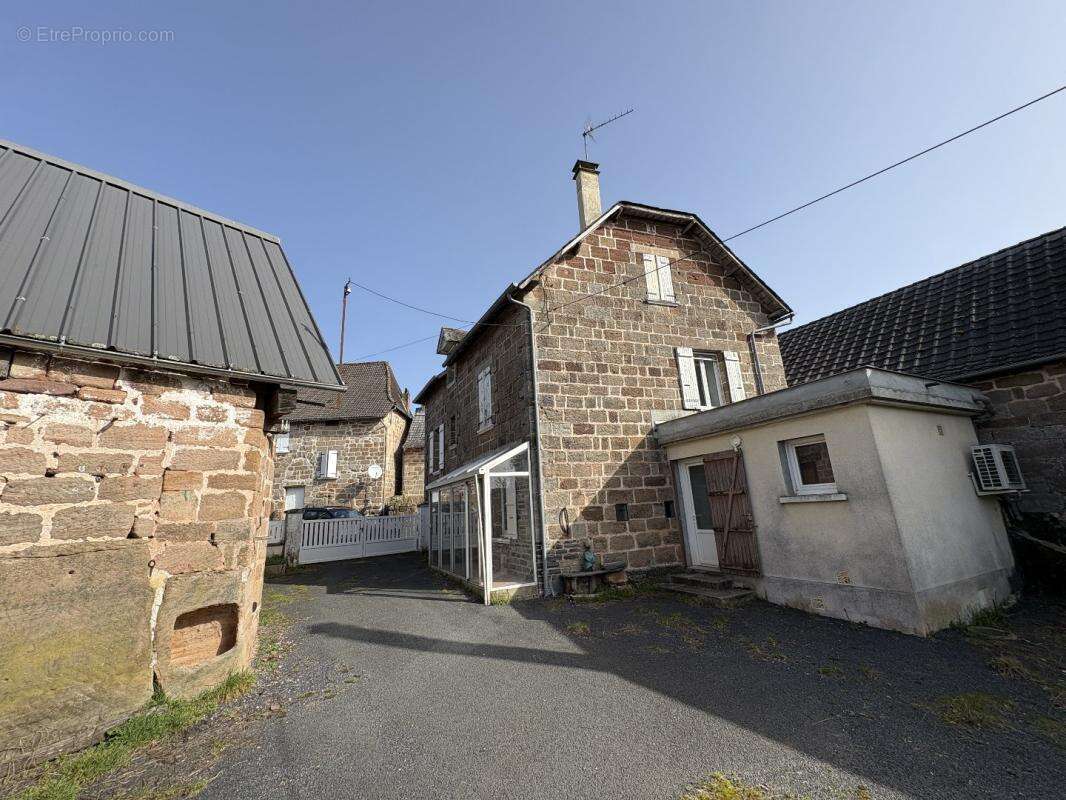 Maison à SAINT-AULAIRE