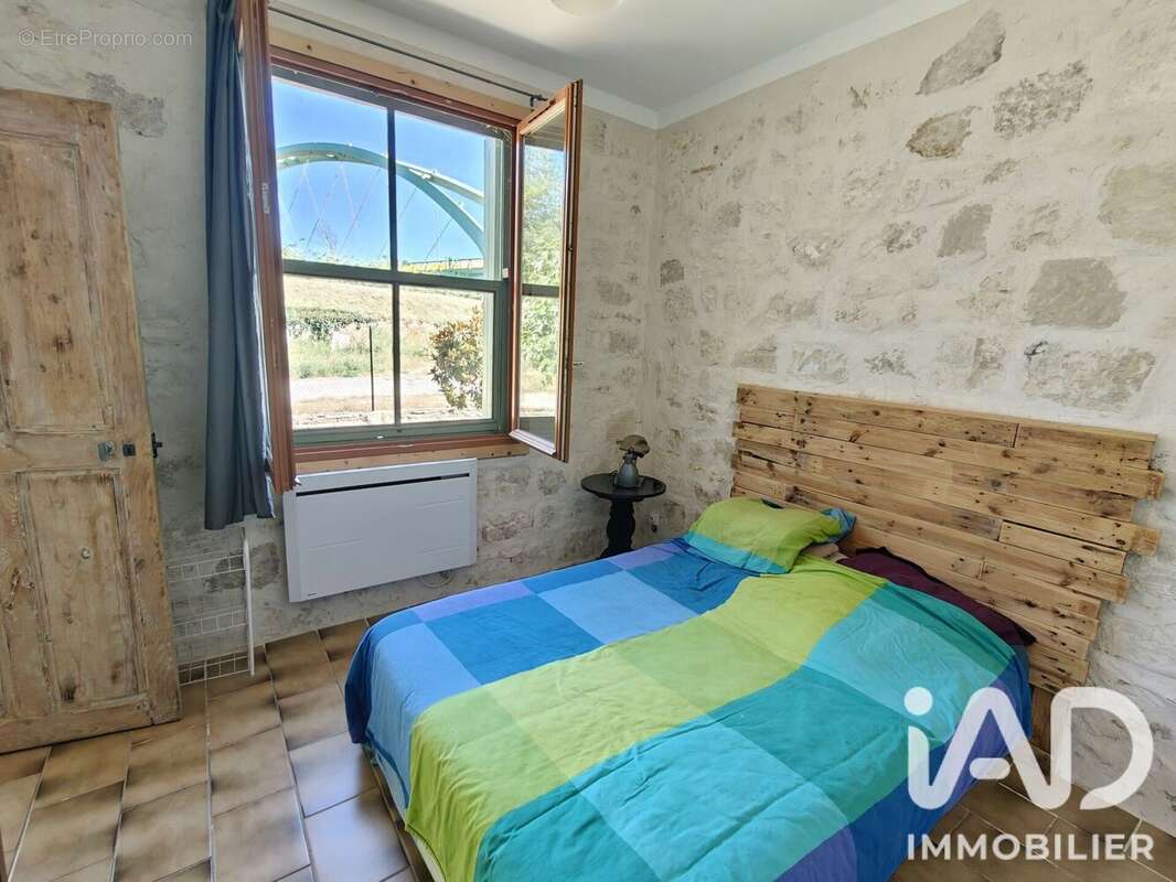 Maison 100 m² à Saint-Gilles  - photo 7