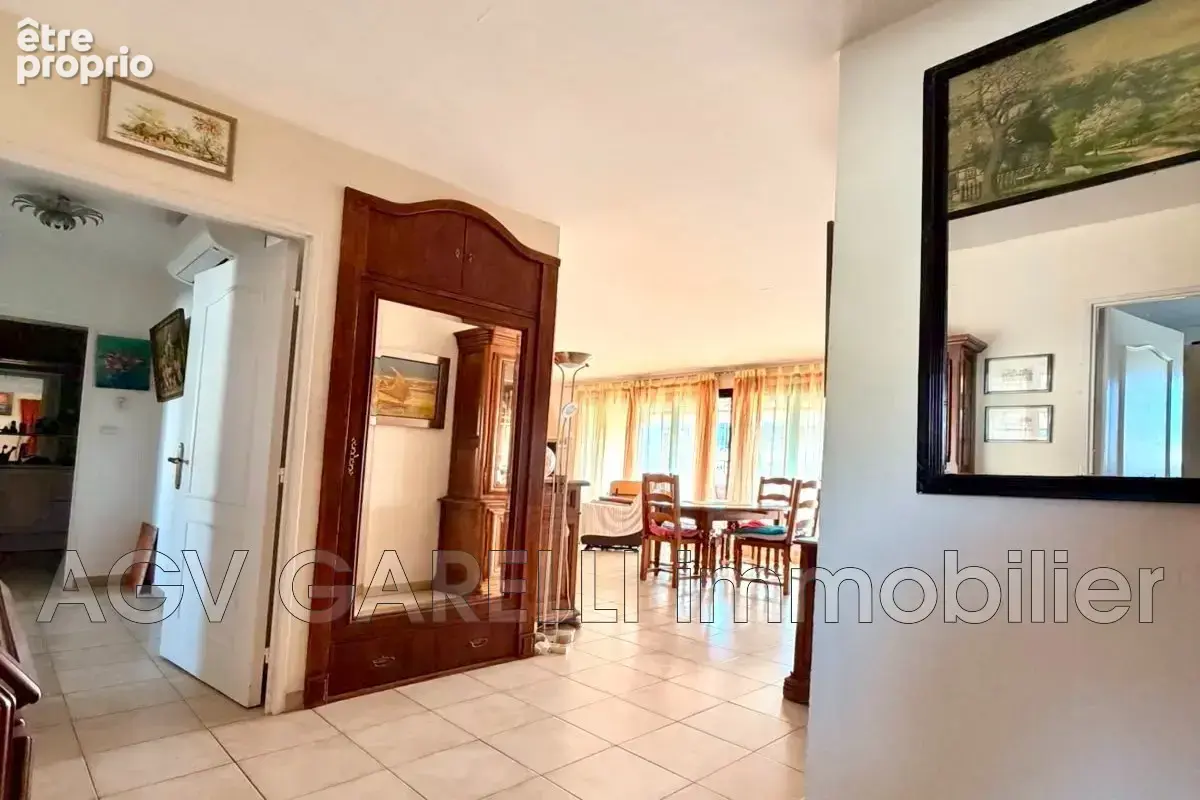 Appartement 3 pièces 72 m² à vendre à Hyeres (83400) - photo 3