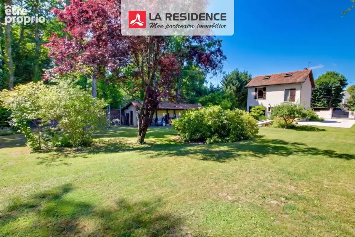 Maison 6 pièces 110 m² à vendre à Le Mesnil-Saint-Denis (78320) - photo 5