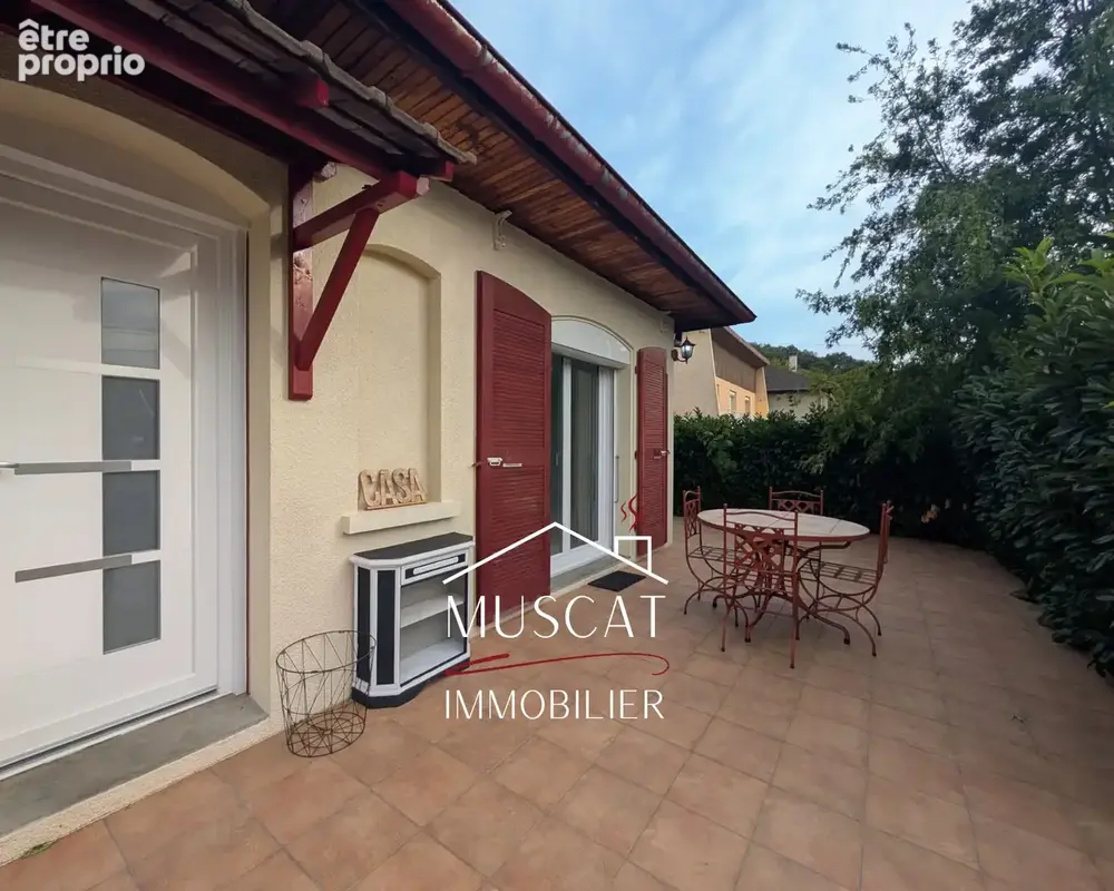 Maison à NIVOLAS-VERMELLE