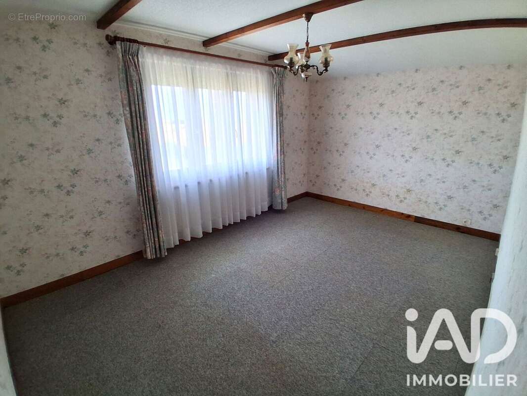 Maison 131 m² à Monceau-Le-Neuf-Et-Faucouzy  - photo 6