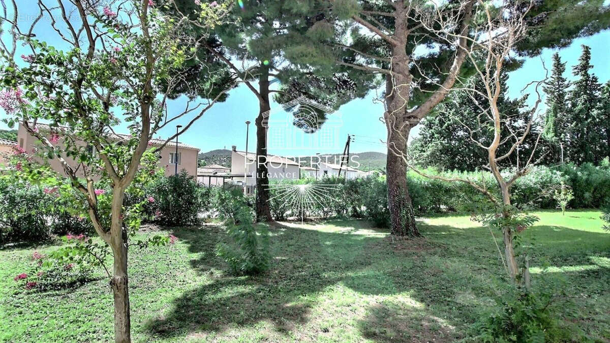 Appartement à BORMES-LES-MIMOSAS