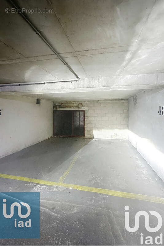 Photo 3 - Parking à PARIS-20E