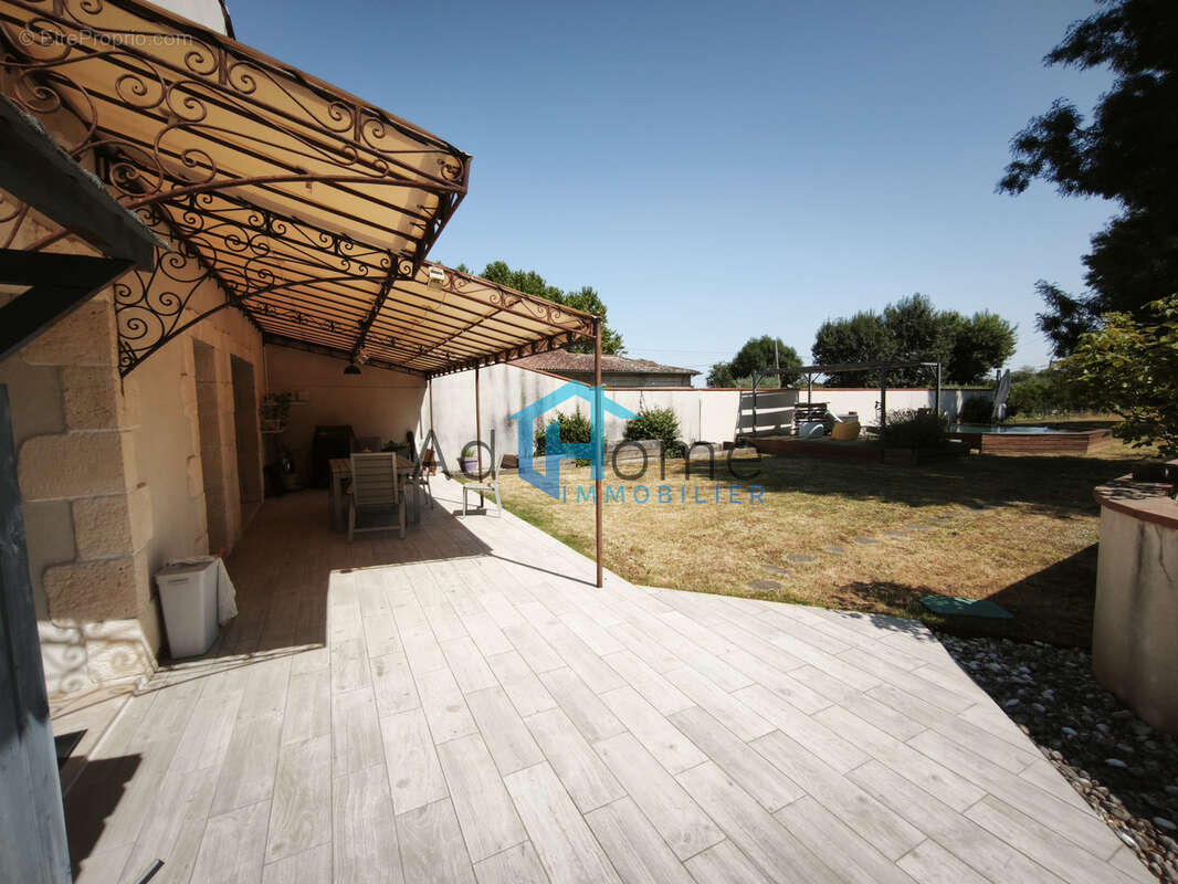 Ancienne bergerie T5 restaurée - Terrain 2485 m2 - Piscine - photo 3