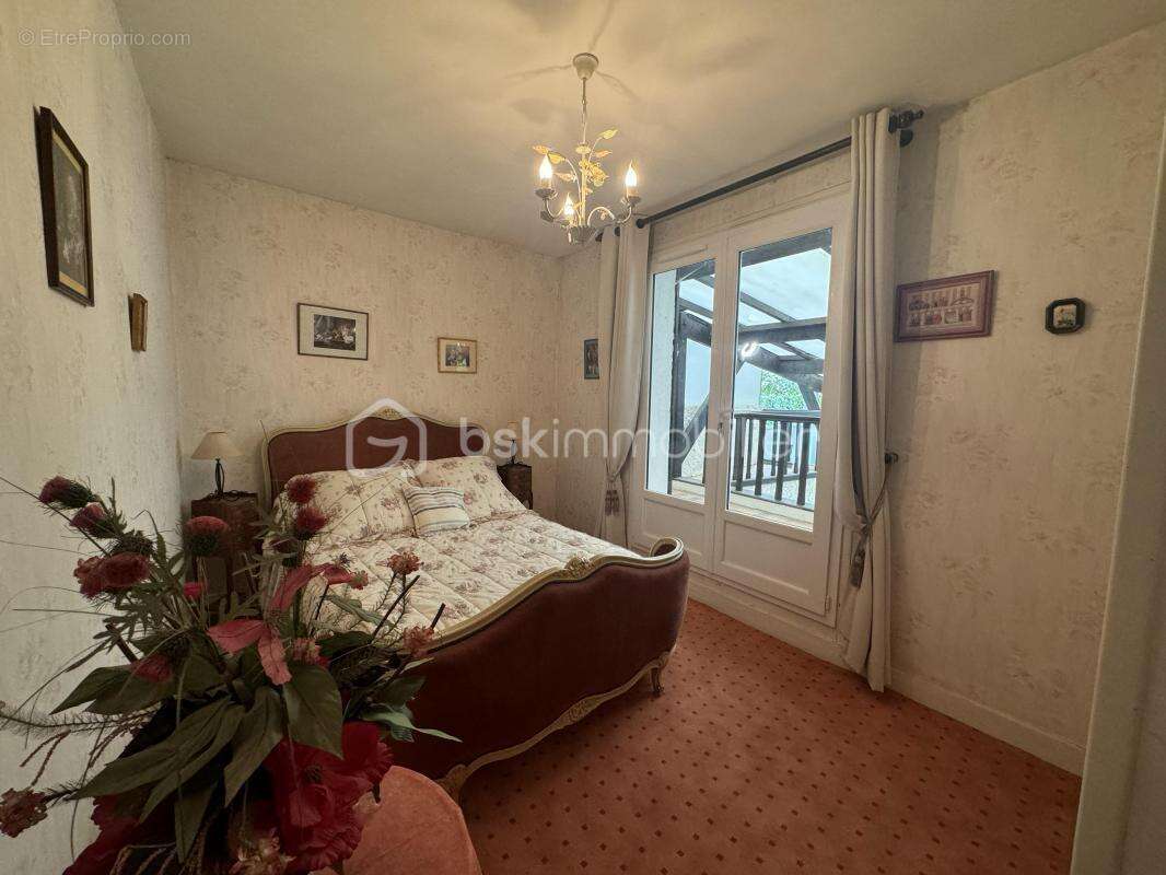 Maison à OZOUER-LE-VOULGIS