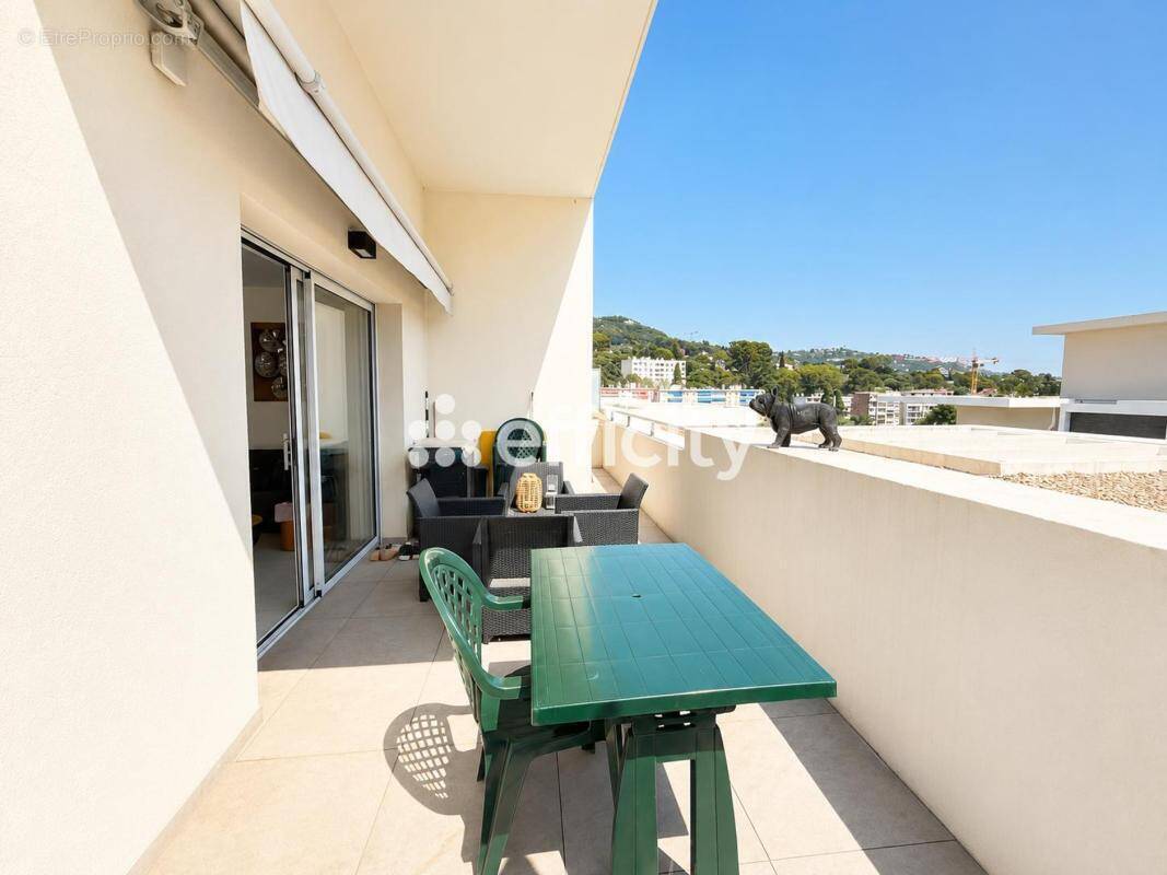 Appartement à LE CANNET