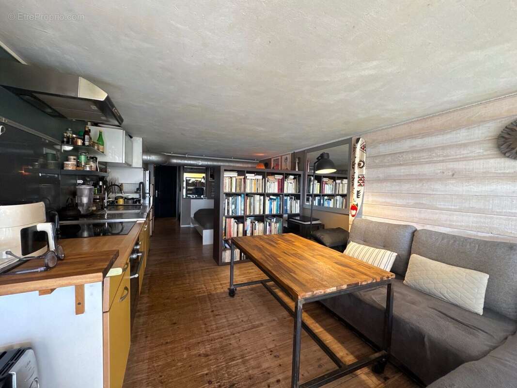 Commerce à GRUISSAN