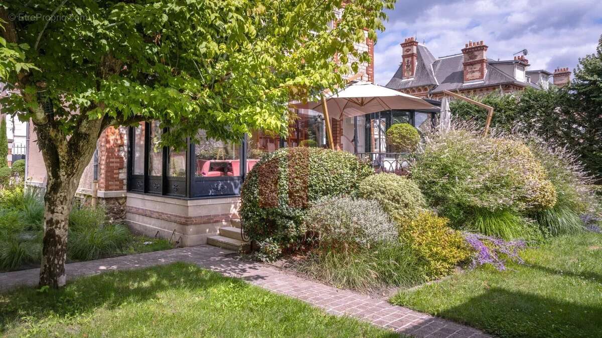 Maison à FONTAINEBLEAU