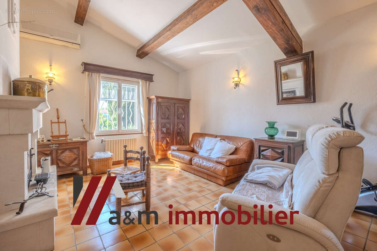 Maison à CHATEAUNEUF-LES-MARTIGUES