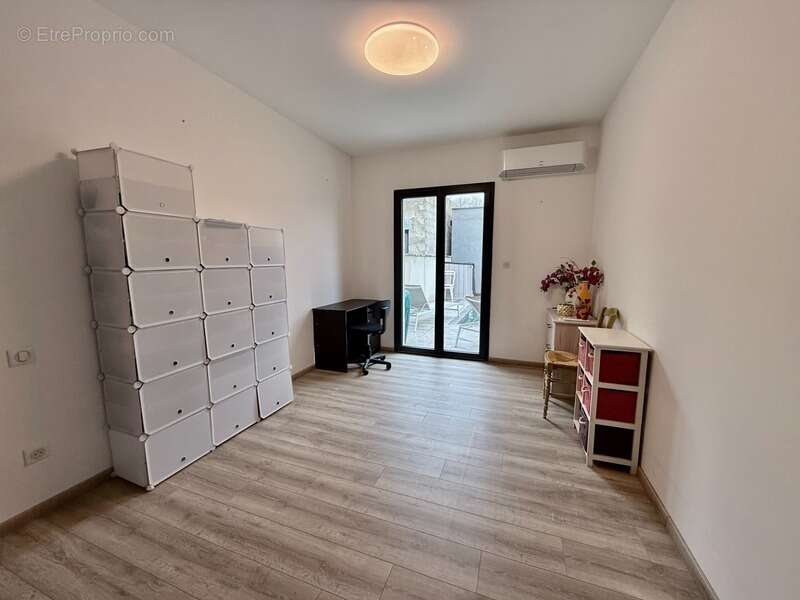 Maison à L'ISLE-SUR-LA-SORGUE