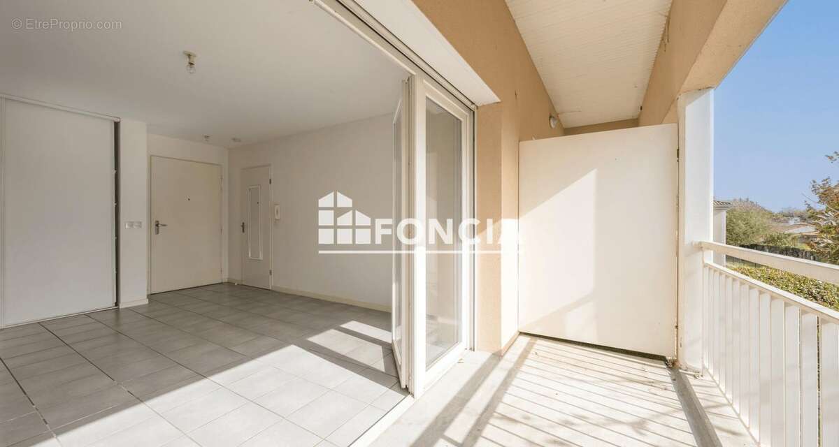 Appartement à VILLENAVE-D&#039;ORNON