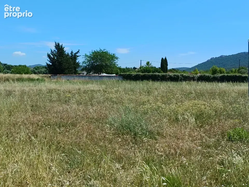 Terrain 700 m² à La Crau  - photo 2