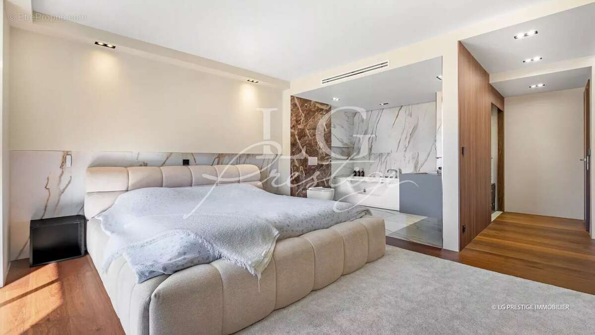 Appartement à MANDELIEU-LA-NAPOULE