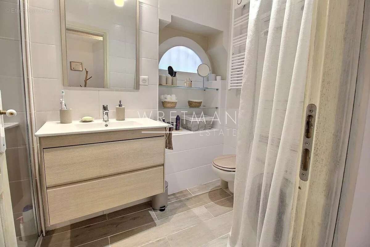 Appartement à VENCE