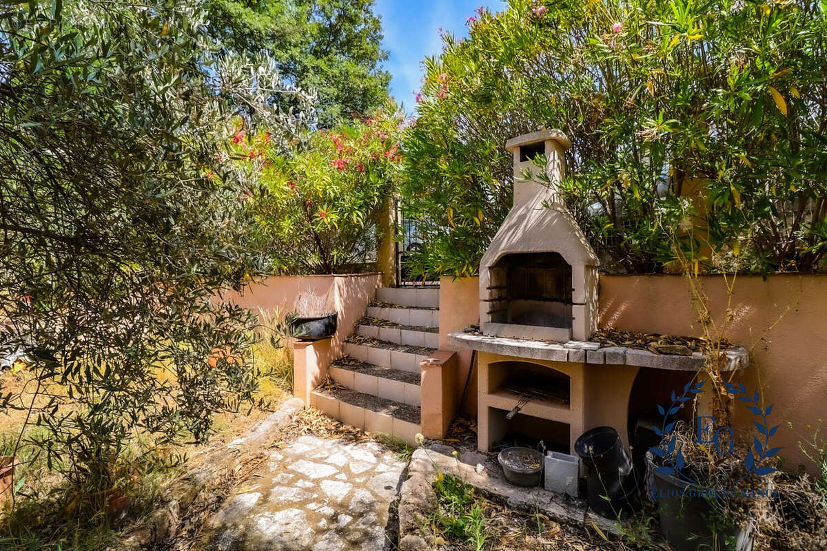 Maison à PONTEVES